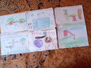 children draw